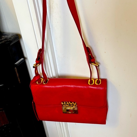 Stunning Leather GAYA Red Crossbody or handbag Bag with Gold Accents - Picture 2 of 15